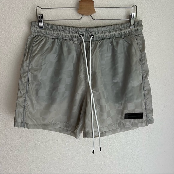New Daniel Patrick Venice Trunks in Champagne Checkers - Picture 1 of 9